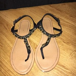 Sandals with gold chain